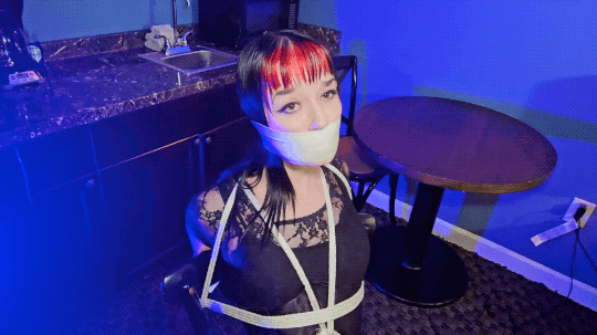 Goth Domme Chairtied and Cumming